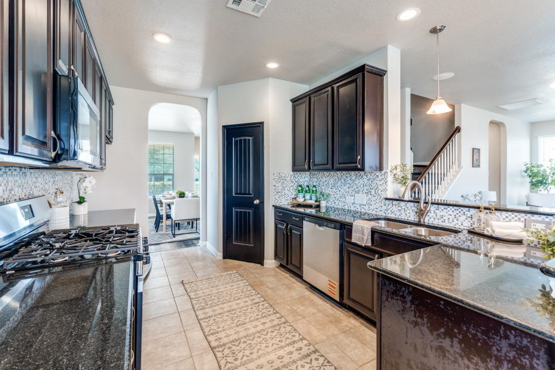 306 Oak Creek Way, New Braunfels, TX 78130