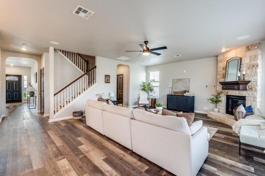 306 Oak Creek Way, New Braunfels, TX 78130