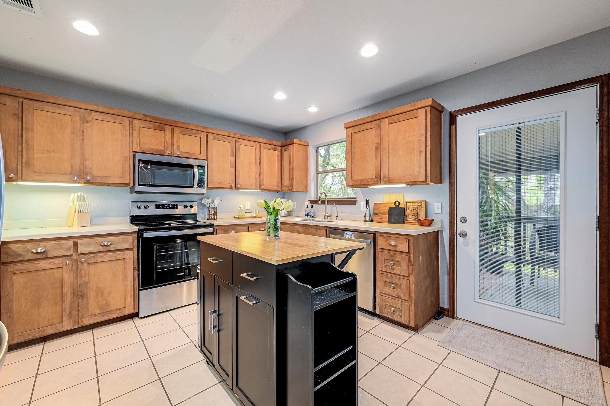 55 Champion Cir, Wimberley, TX 78676