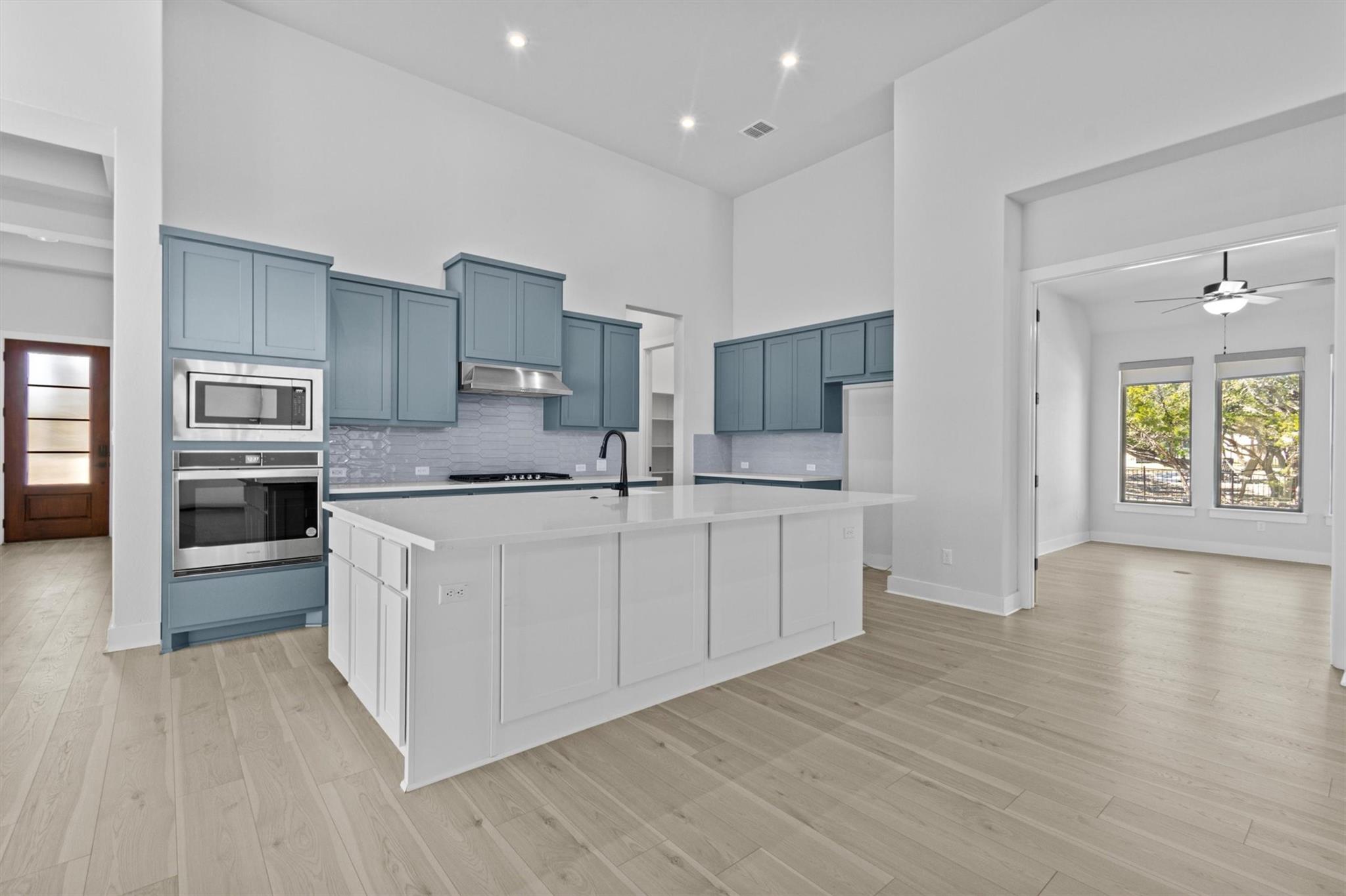 19520 Diversion Cir, Lago Vista, TX 78645