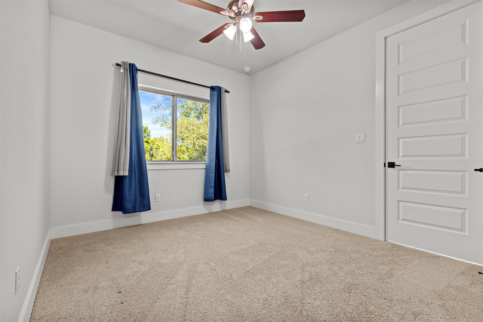 19520 Diversion Cir, Lago Vista, TX 78645