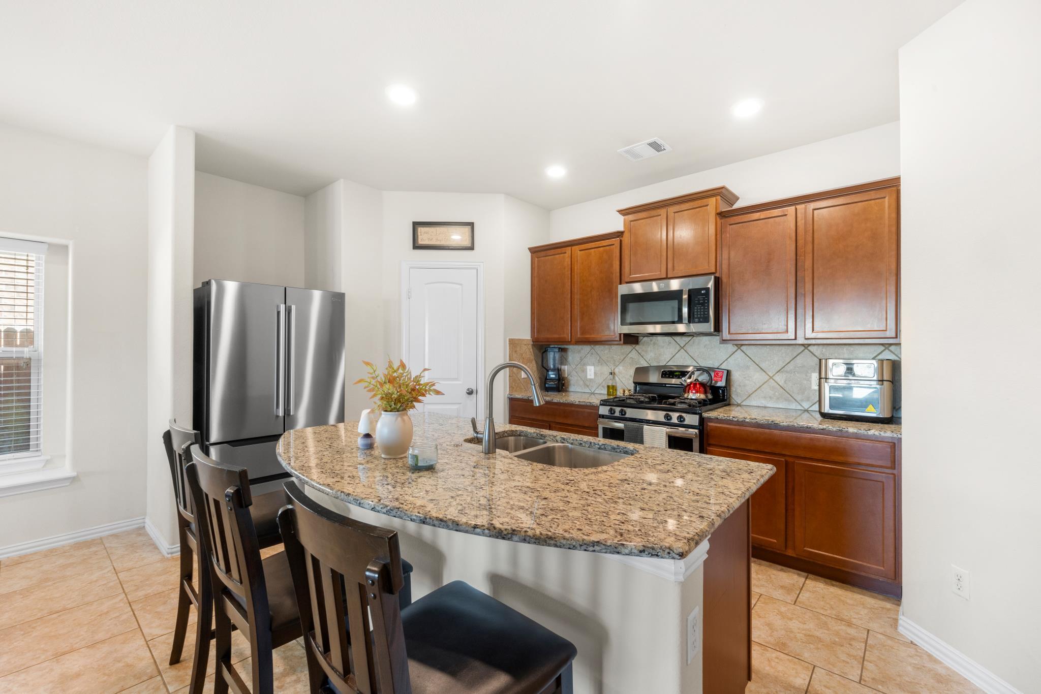 209 Shale Cir, Buda, TX 78610