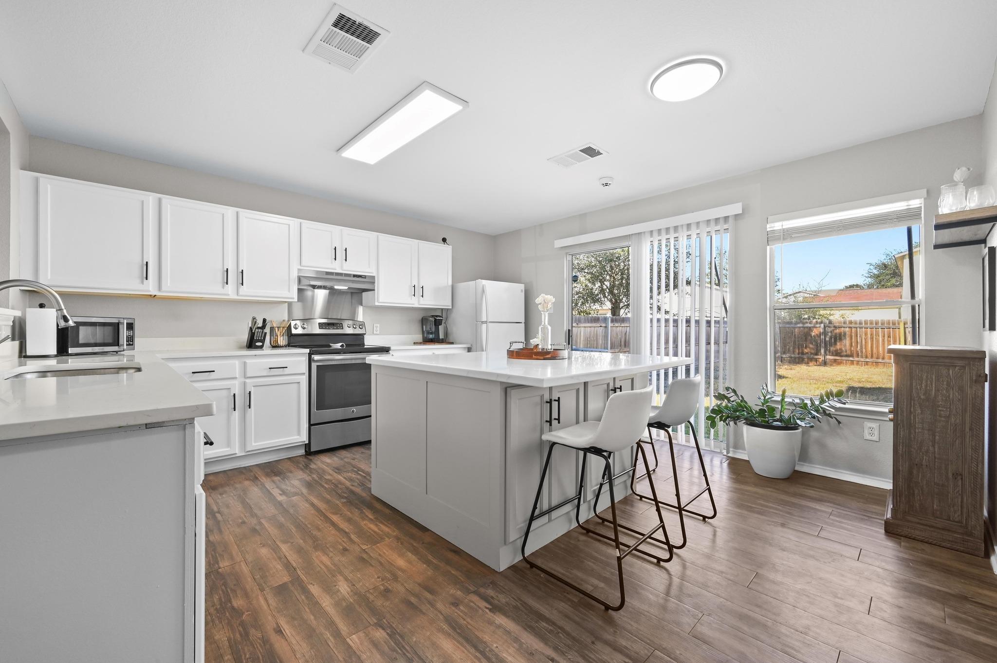 13404 Coomes Dr, Del Valle, TX 78617