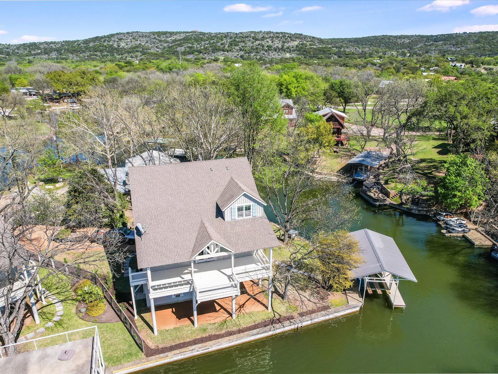 1332 S Lakeside Dr, Kingsland, TX 78611