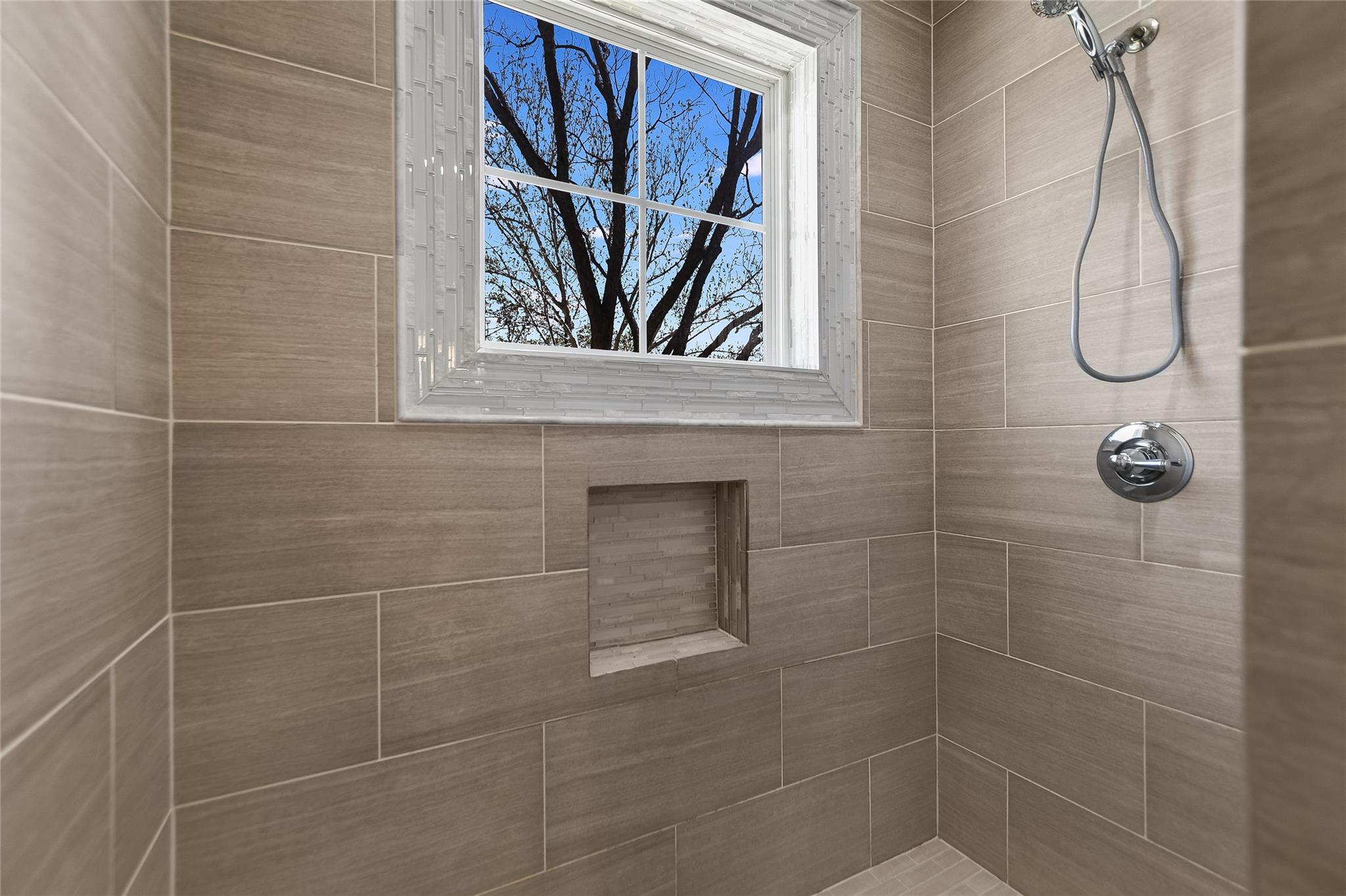 1332 S Lakeside Dr, Kingsland, TX 78611