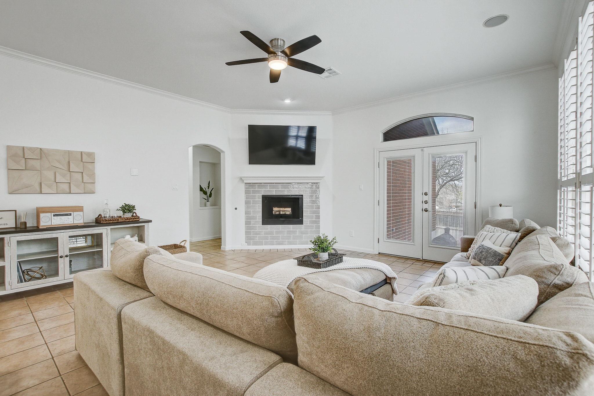 7334 W Magic Mountain Ln, Round Rock, TX 78681