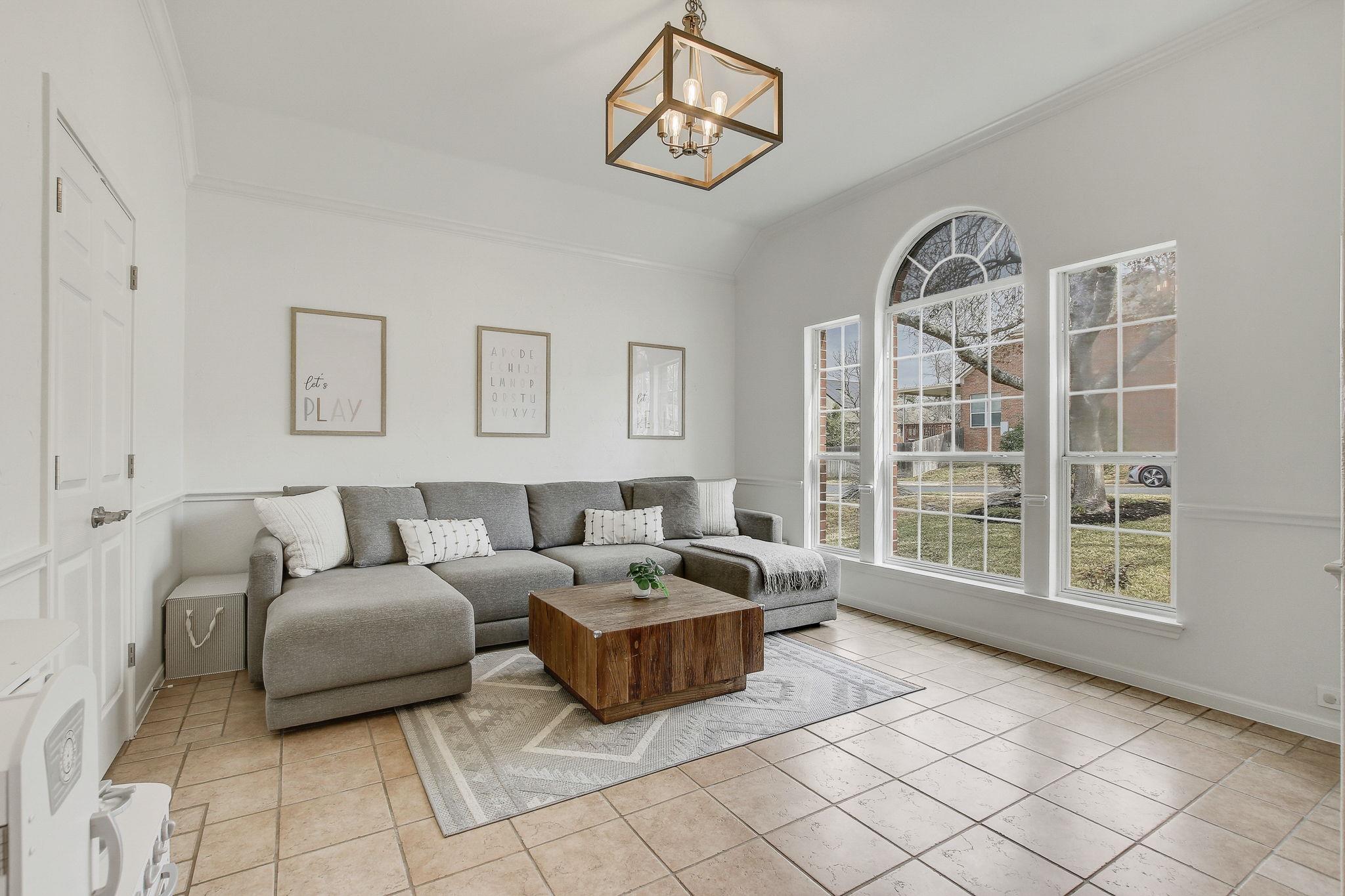 7334 W Magic Mountain Ln, Round Rock, TX 78681