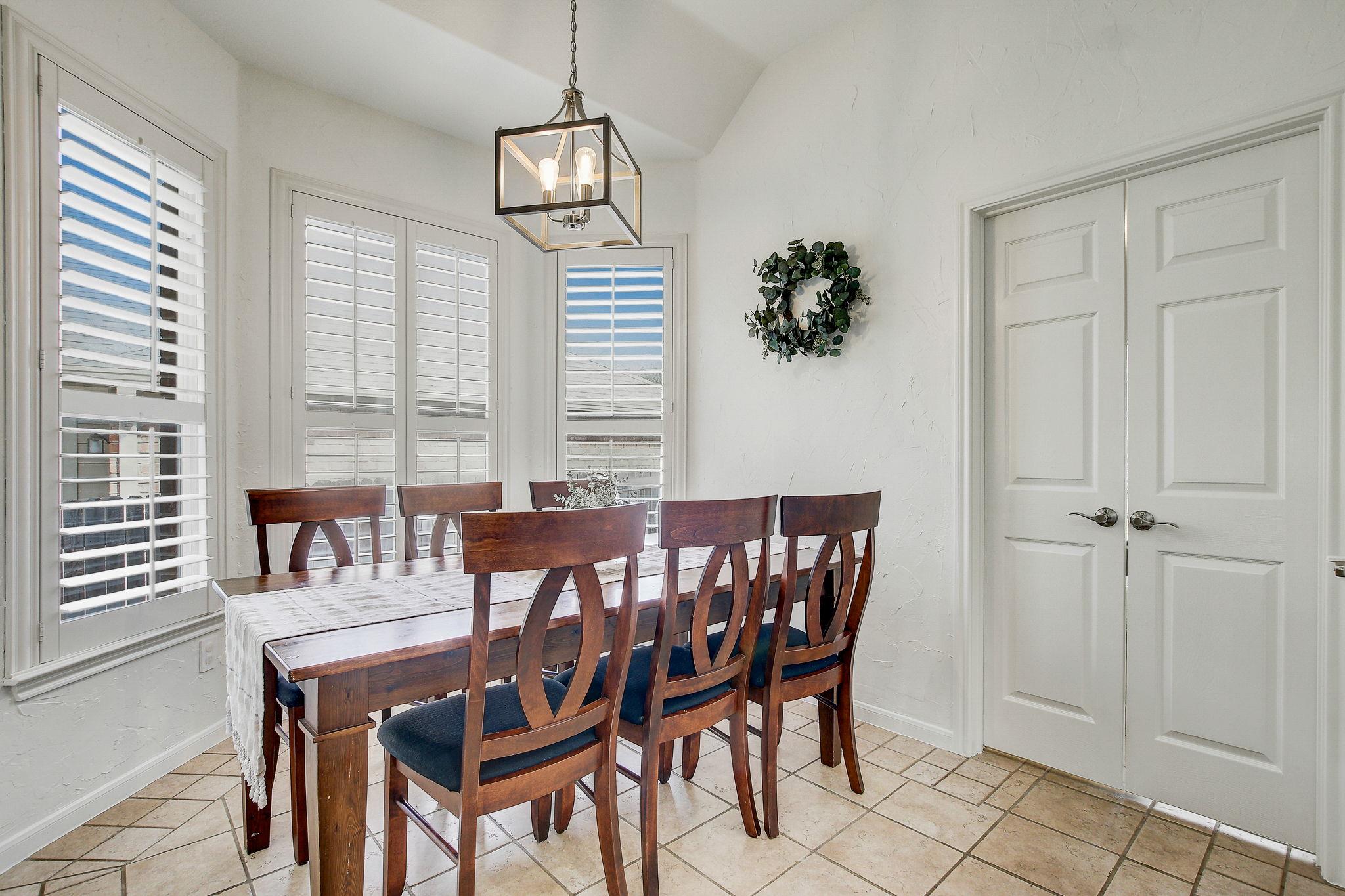 7334 W Magic Mountain Ln, Round Rock, TX 78681