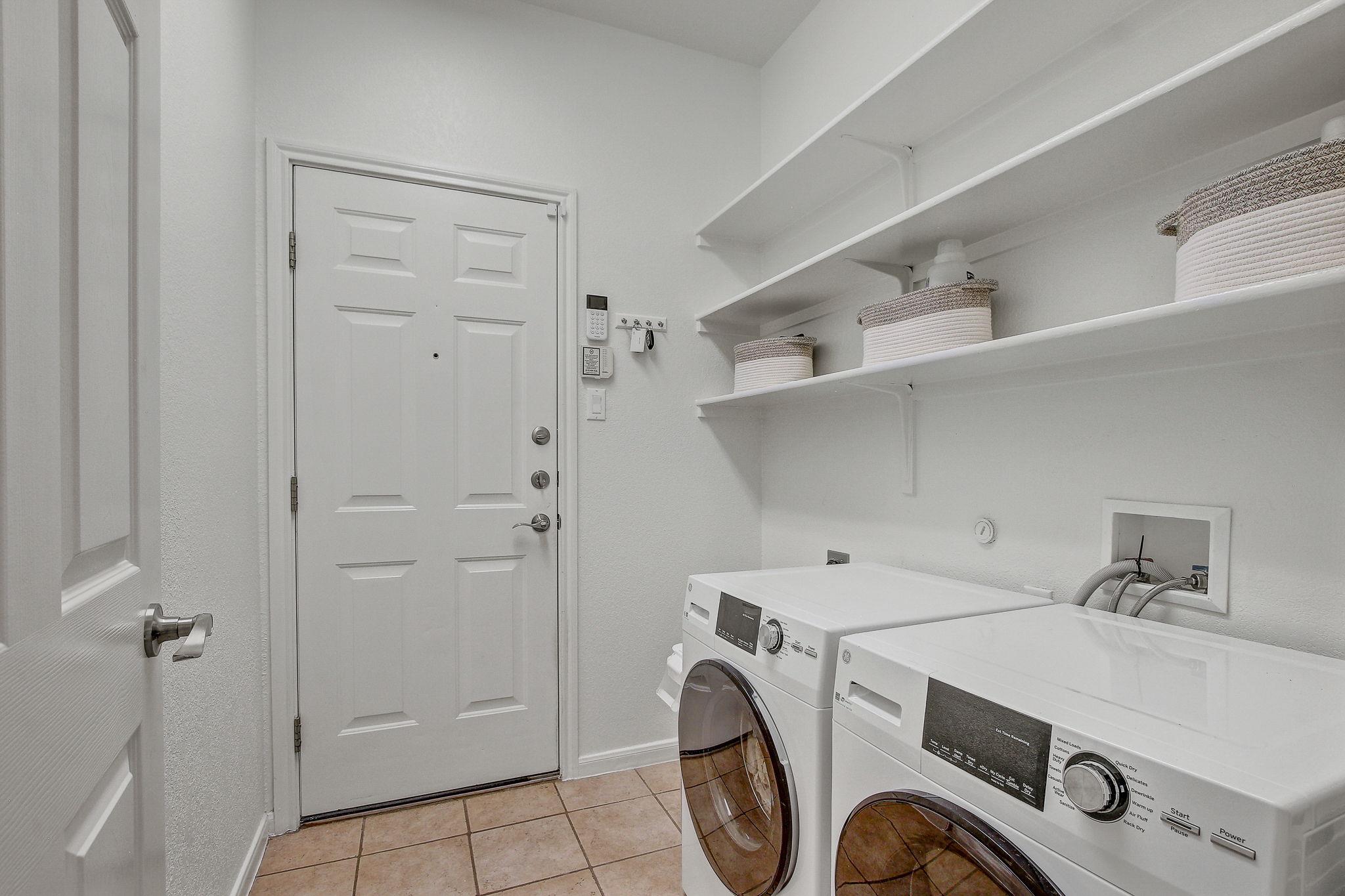 7334 W Magic Mountain Ln, Round Rock, TX 78681