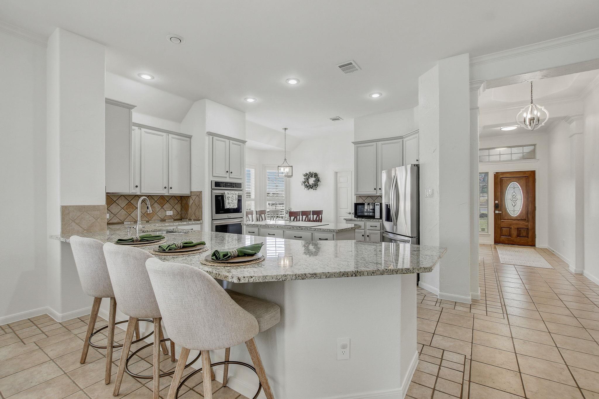 7334 W Magic Mountain Ln, Round Rock, TX 78681