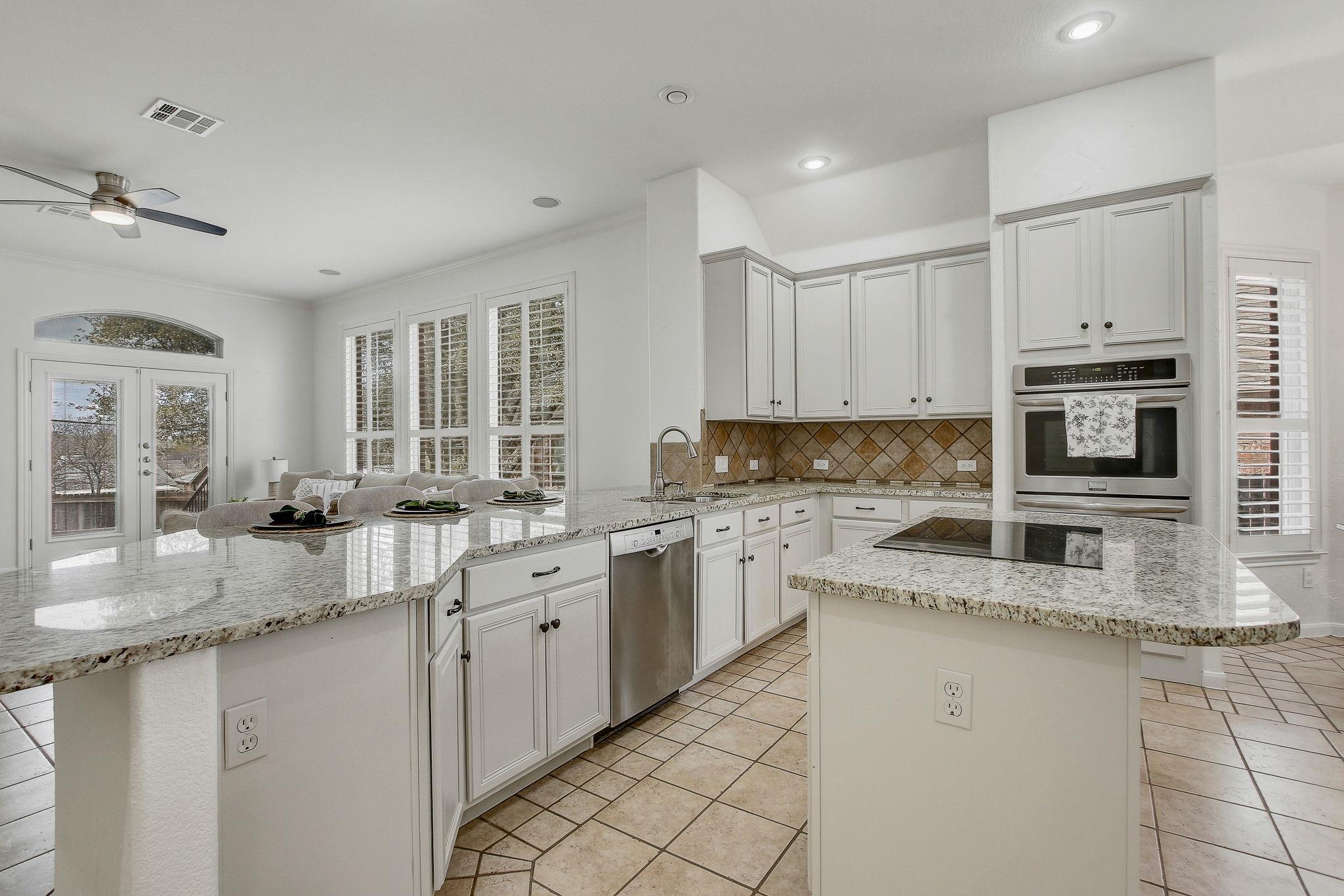 7334 W Magic Mountain Ln, Round Rock, TX 78681