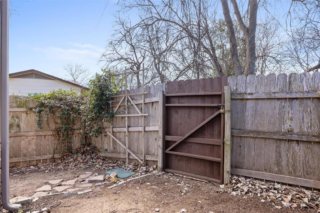 9504 N Creek Dr, Austin, TX 78753