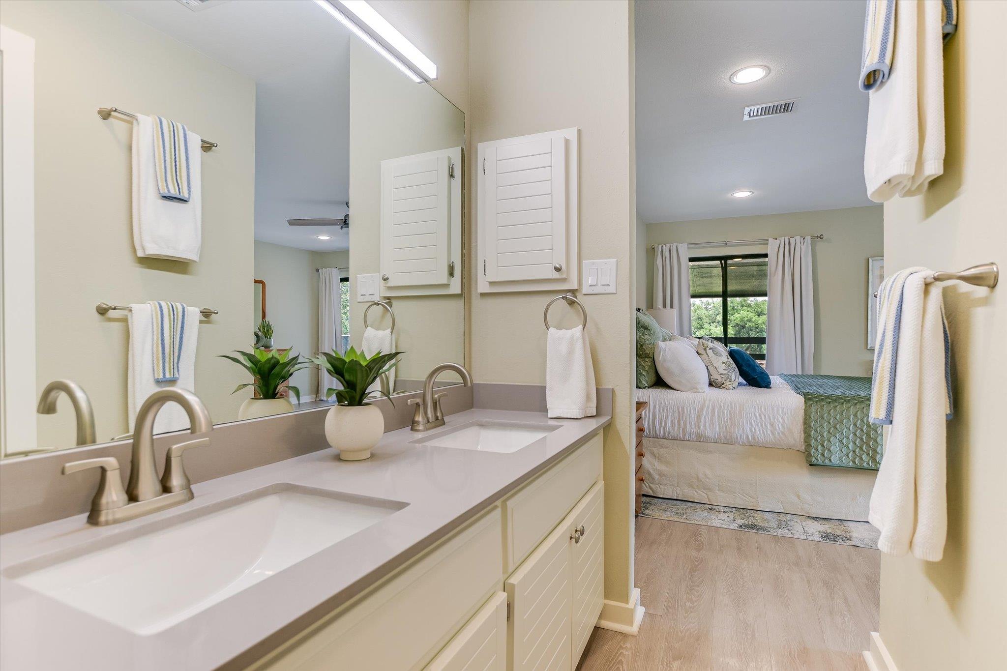 402 Lost Echo # 8, Horseshoe Bay, TX 78657