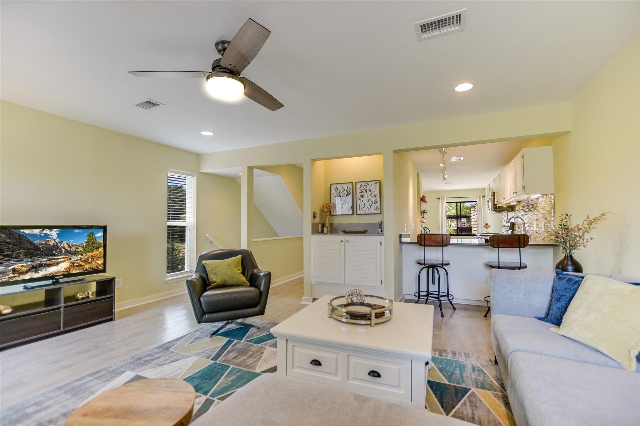 402 Lost Echo # 8, Horseshoe Bay, TX 78657