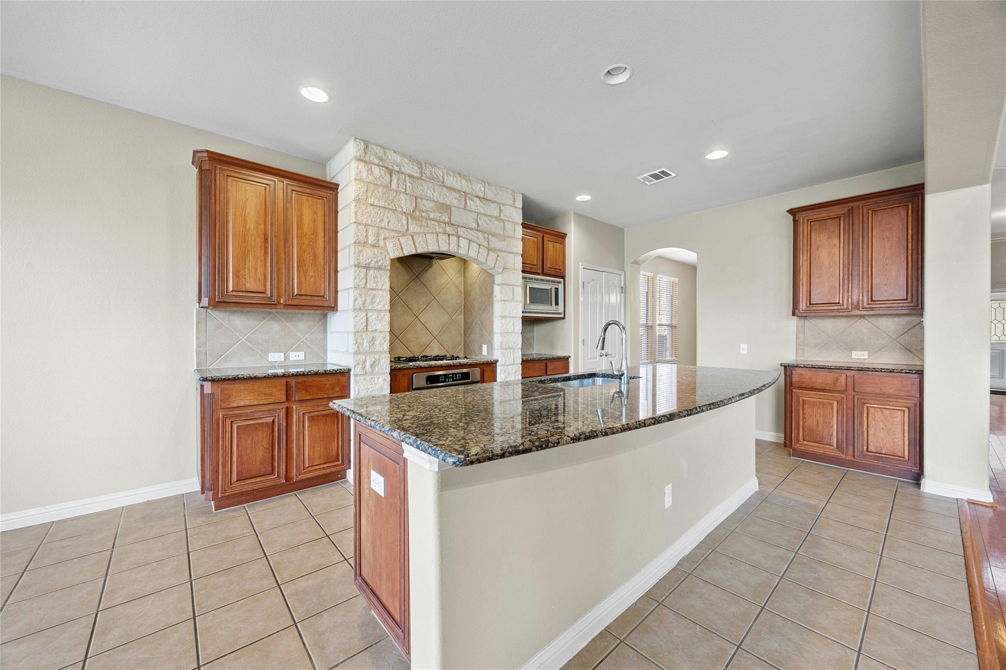 4216 Meadow Vista Ln, Round Rock, TX 78665