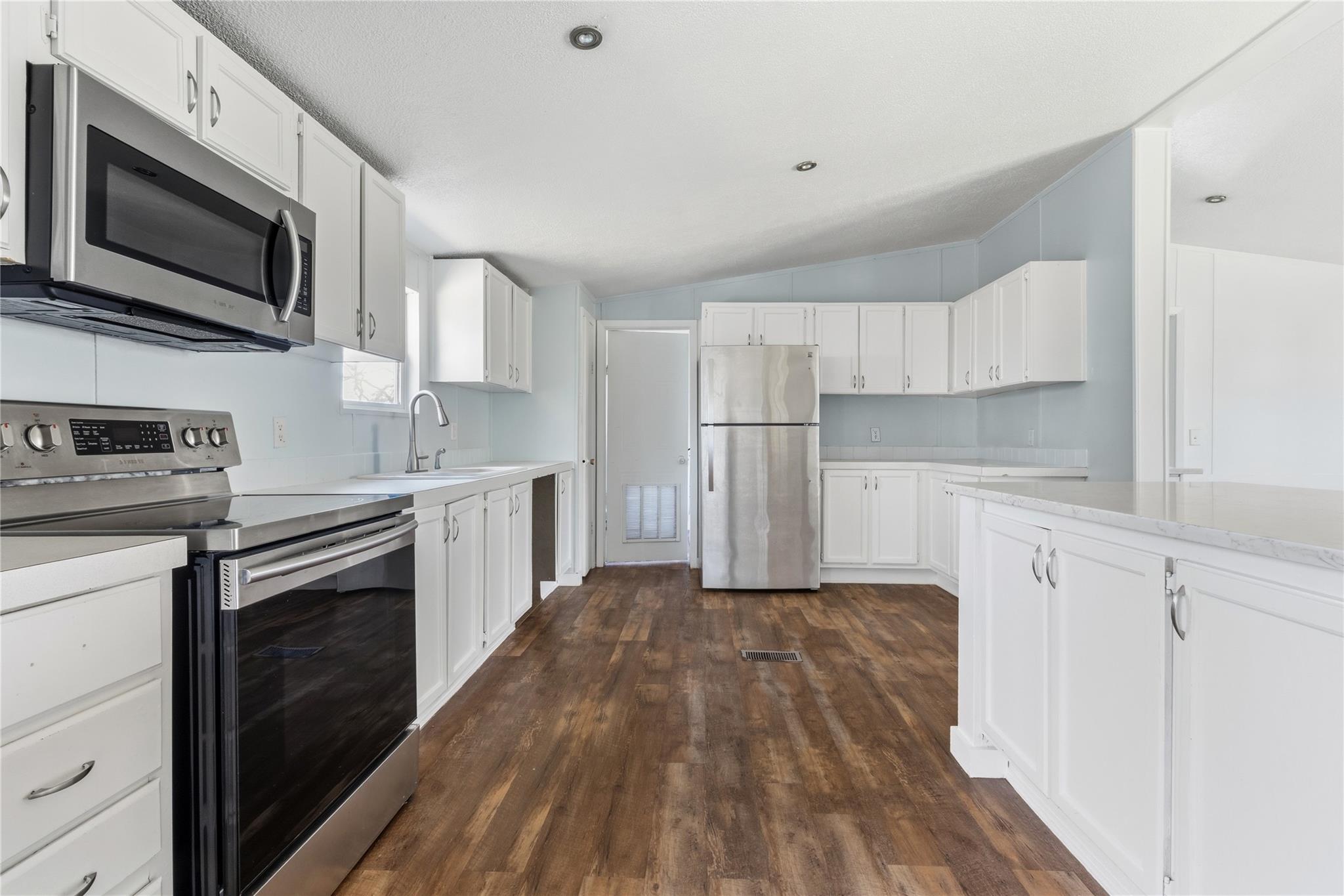 1029 Old Mcdade Rd # C, Elgin, TX 78621