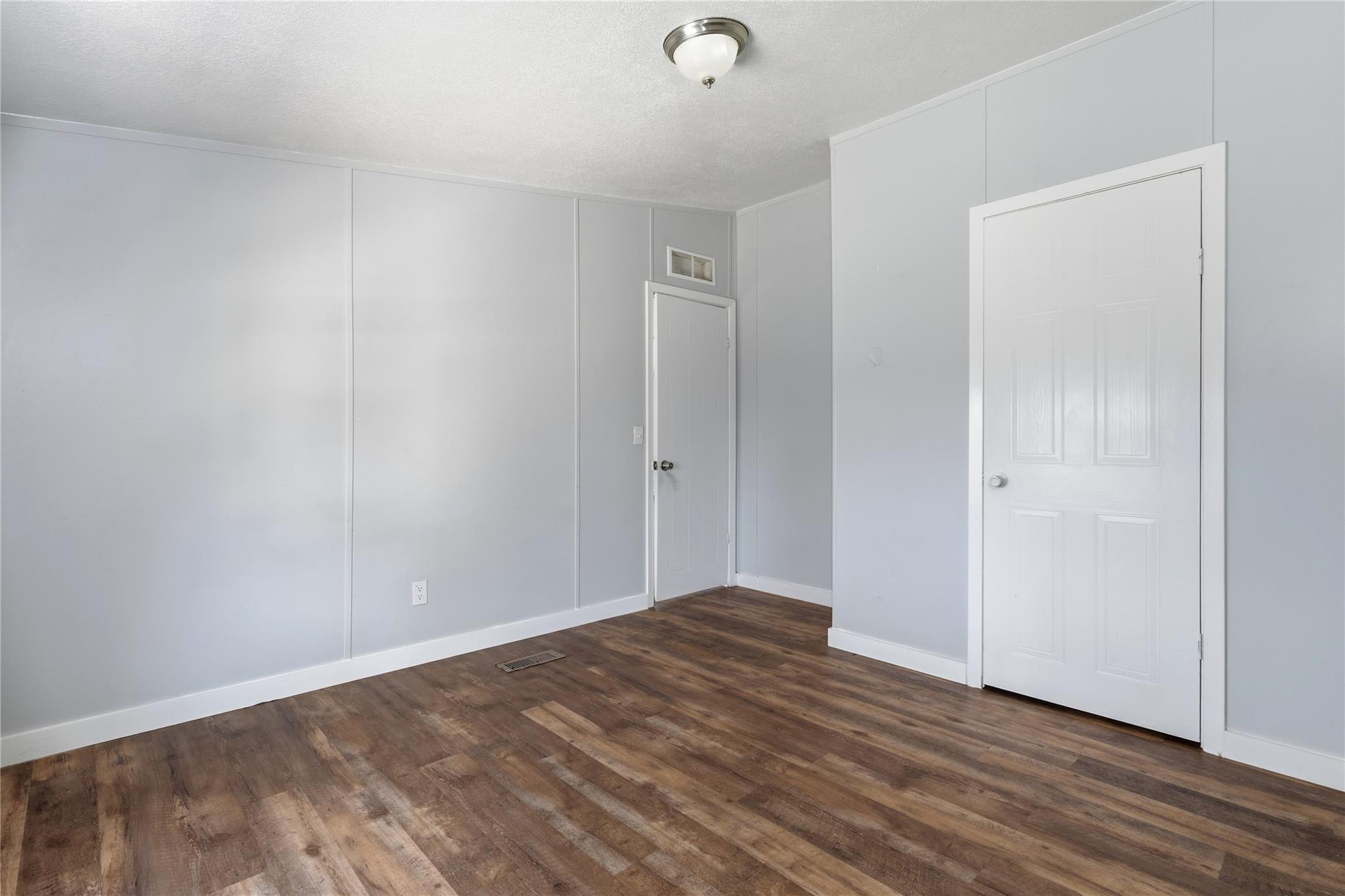 1029 Old Mcdade Rd # C, Elgin, TX 78621