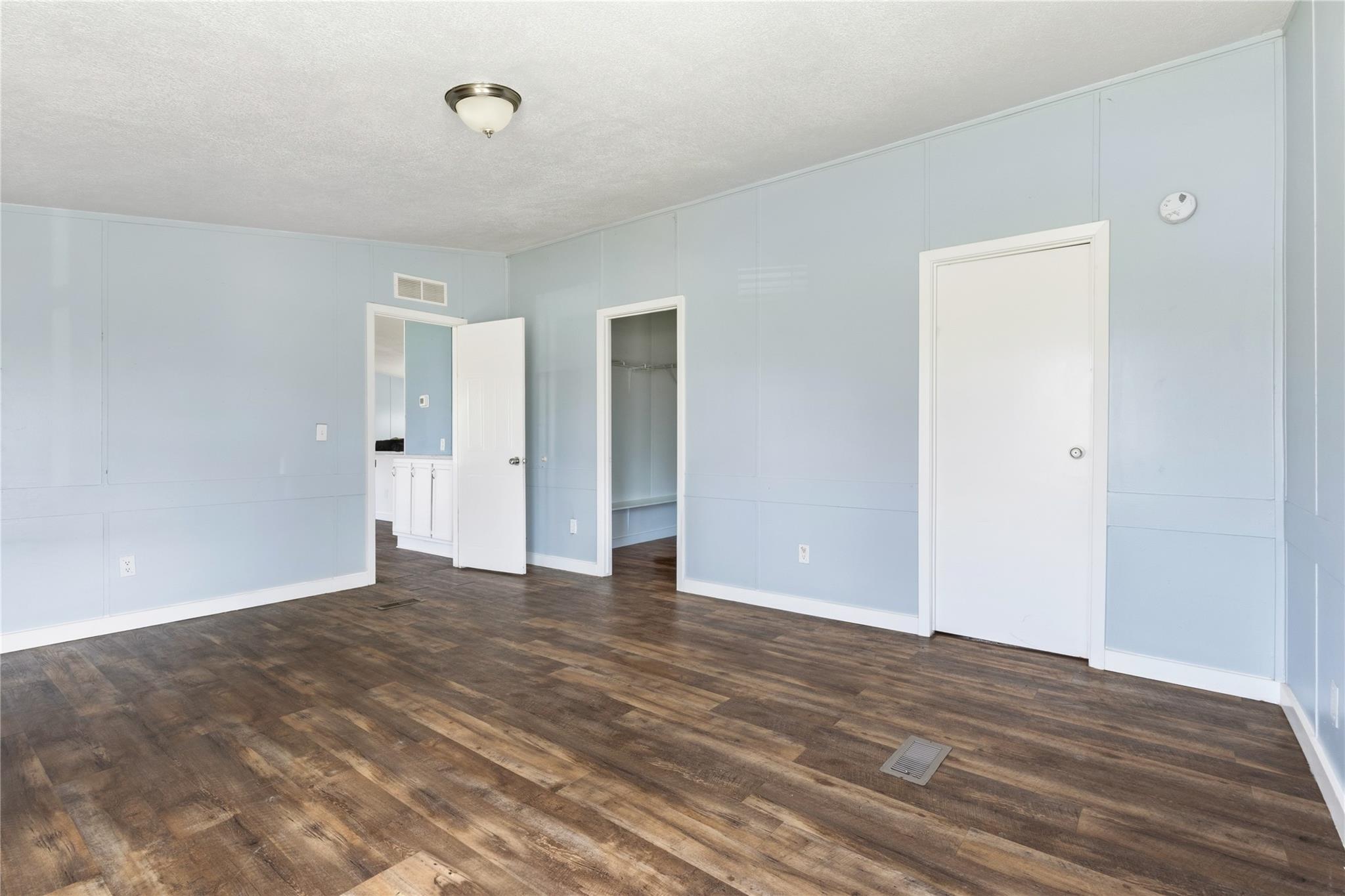 1029 Old Mcdade Rd # C, Elgin, TX 78621