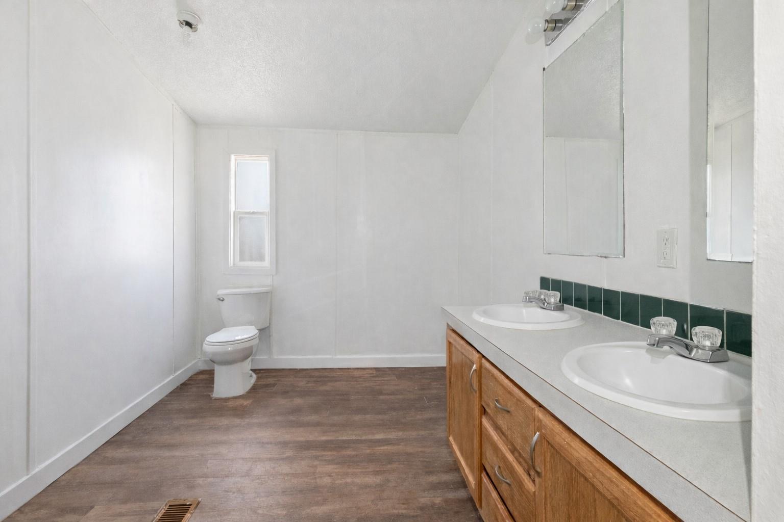 1029 Old Mcdade Rd # C, Elgin, TX 78621