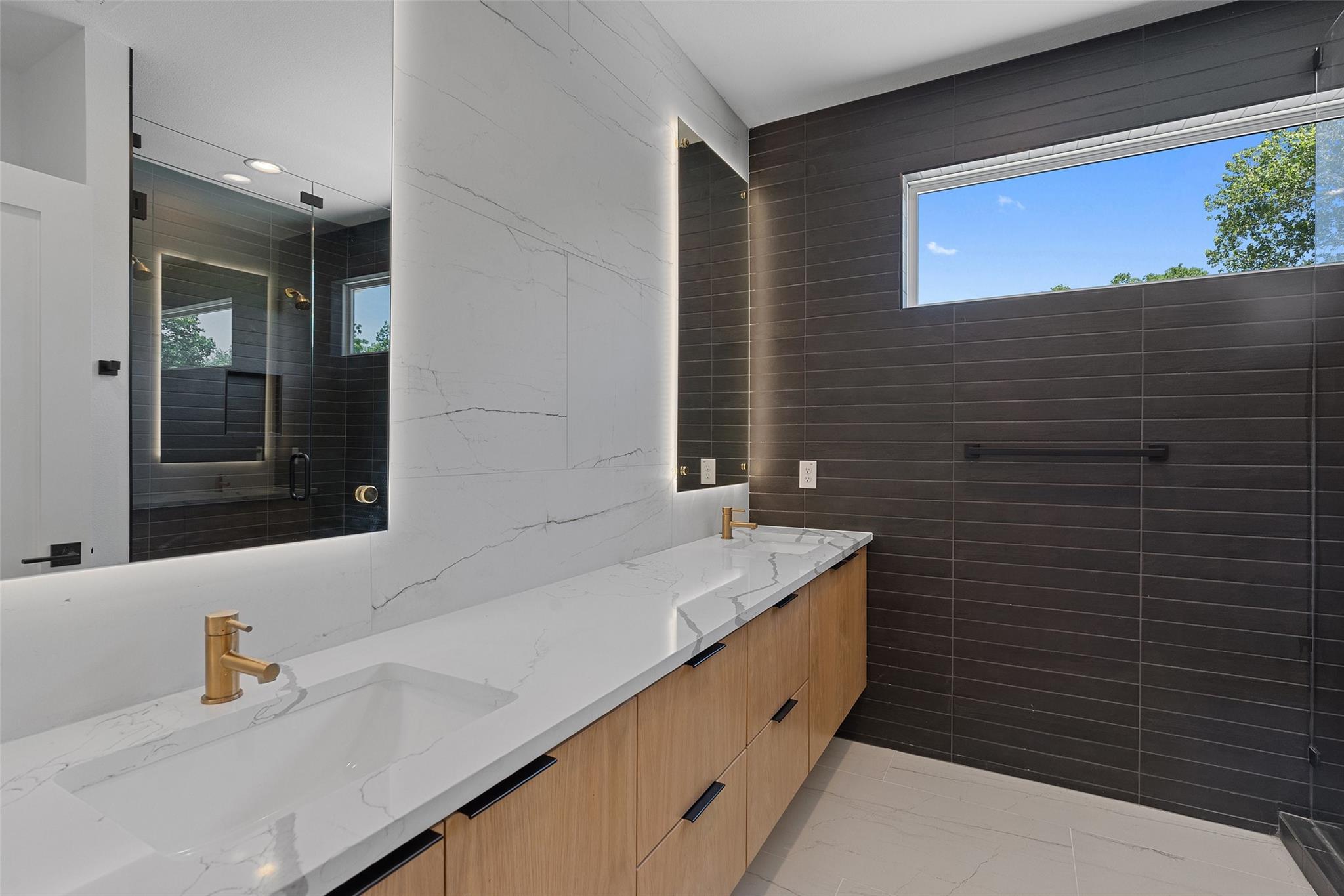 909 Payne Ave # 1, Austin, TX 78757