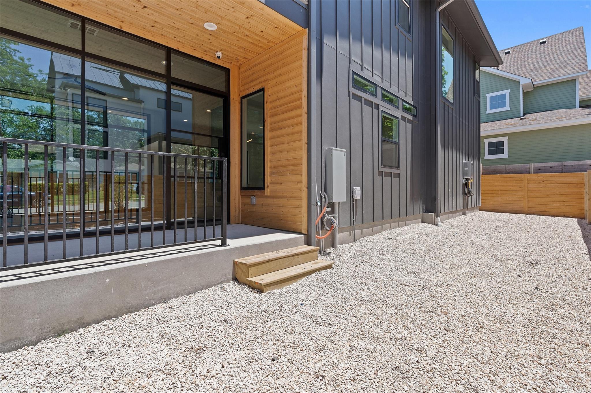 909 Payne Ave # 1, Austin, TX 78757