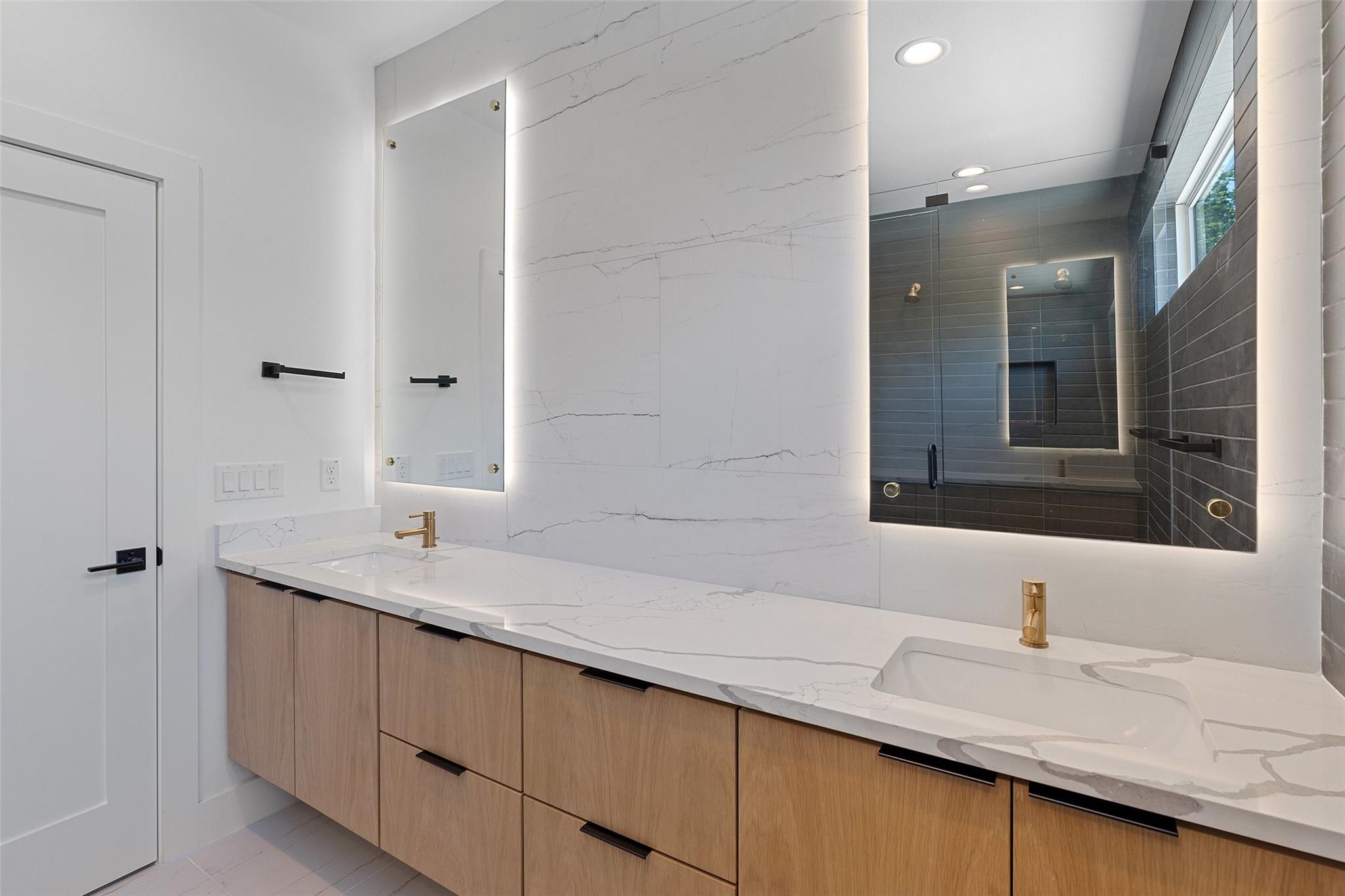 909 Payne Ave # 1, Austin, TX 78757