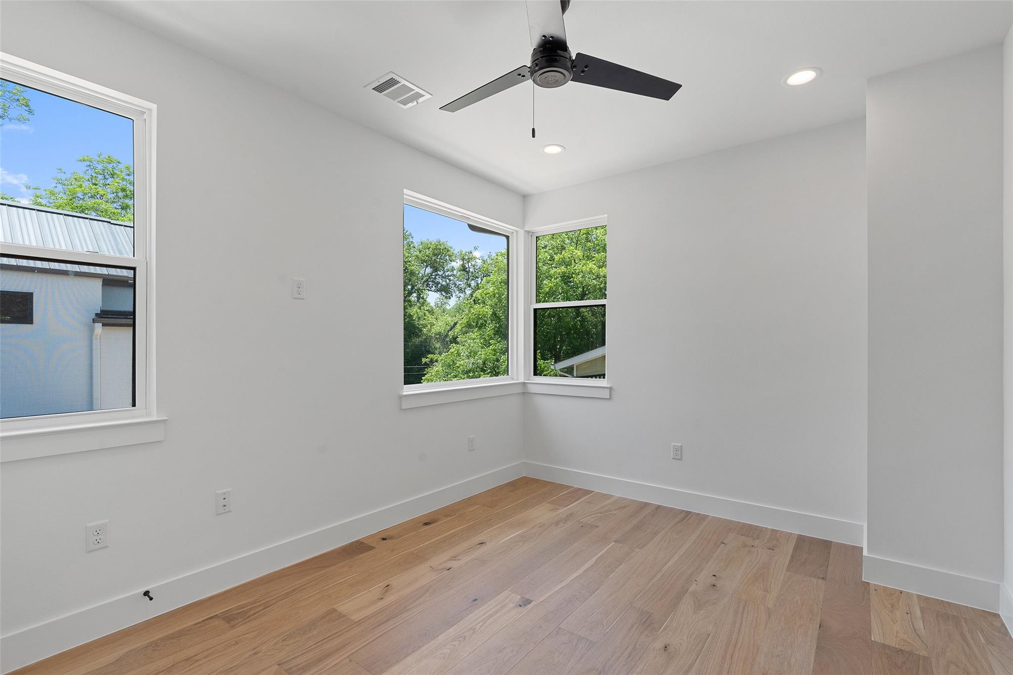 909 Payne Ave # 1, Austin, TX 78757