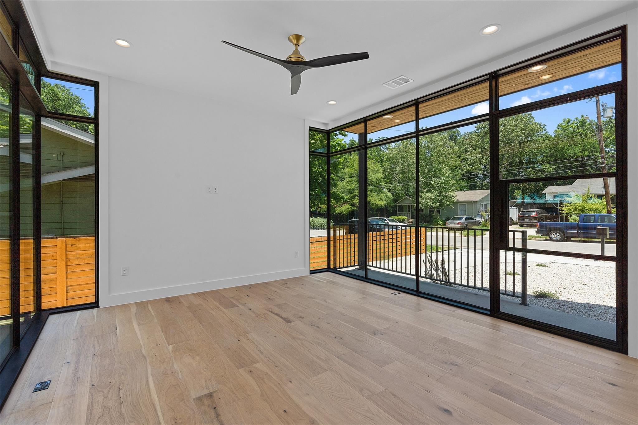 909 Payne Ave # 1, Austin, TX 78757