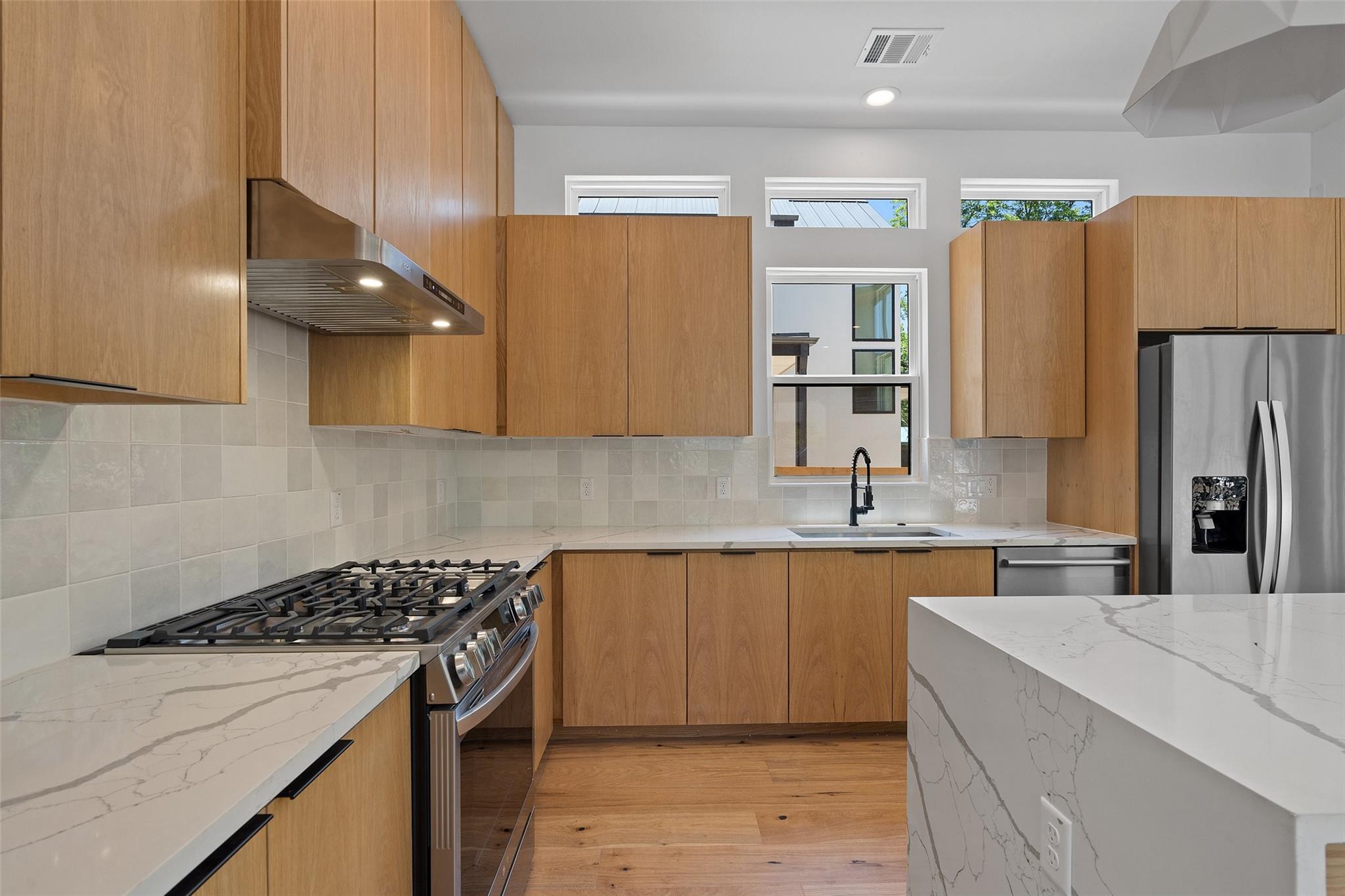 909 Payne Ave # 1, Austin, TX 78757