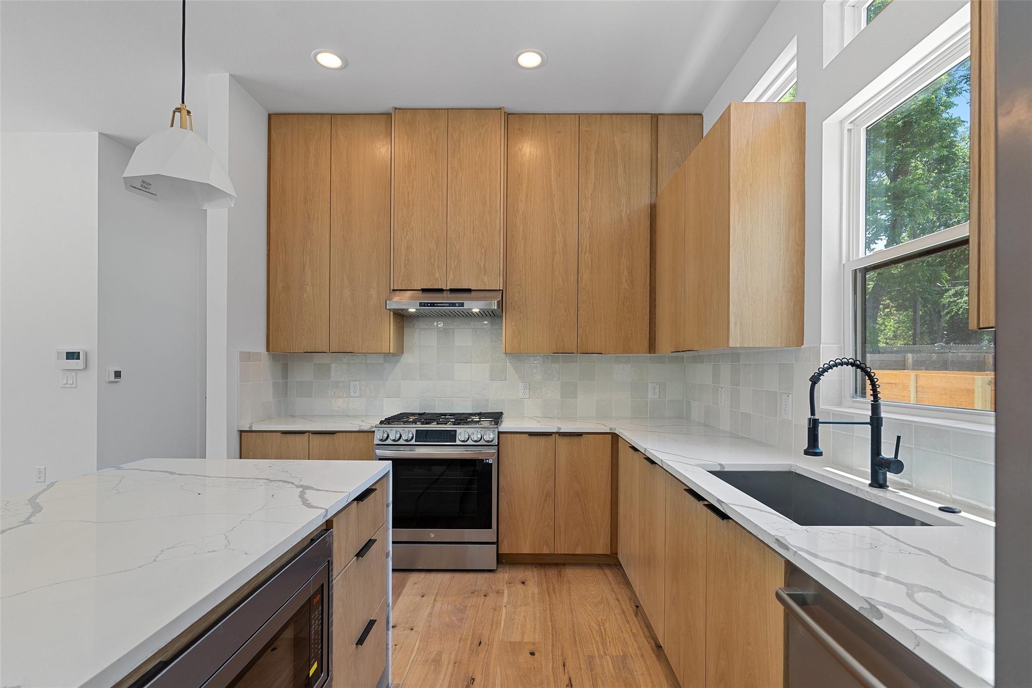 909 Payne Ave # 1, Austin, TX 78757