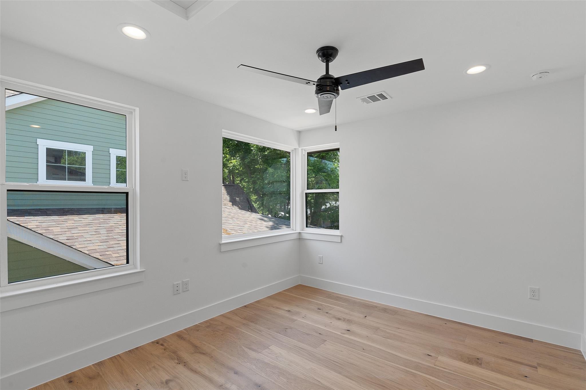 909 Payne Ave # 1, Austin, TX 78757