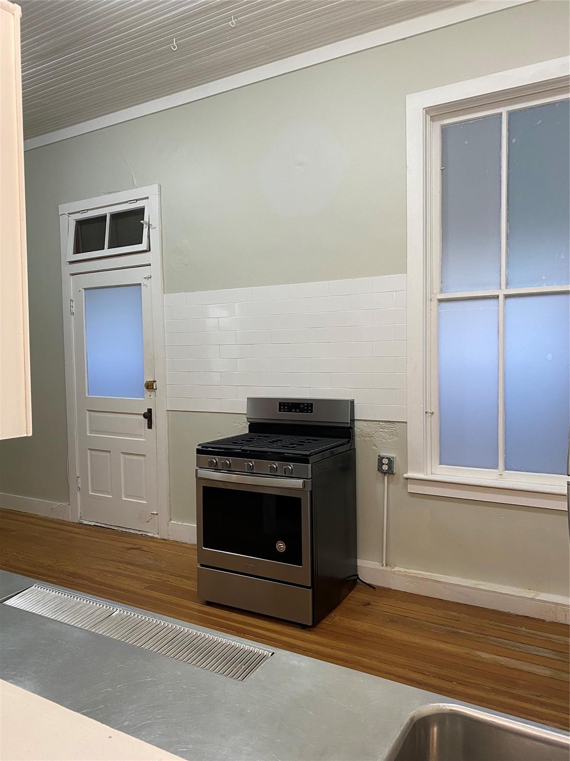 1006 Main St # B, Bastrop, TX 78602