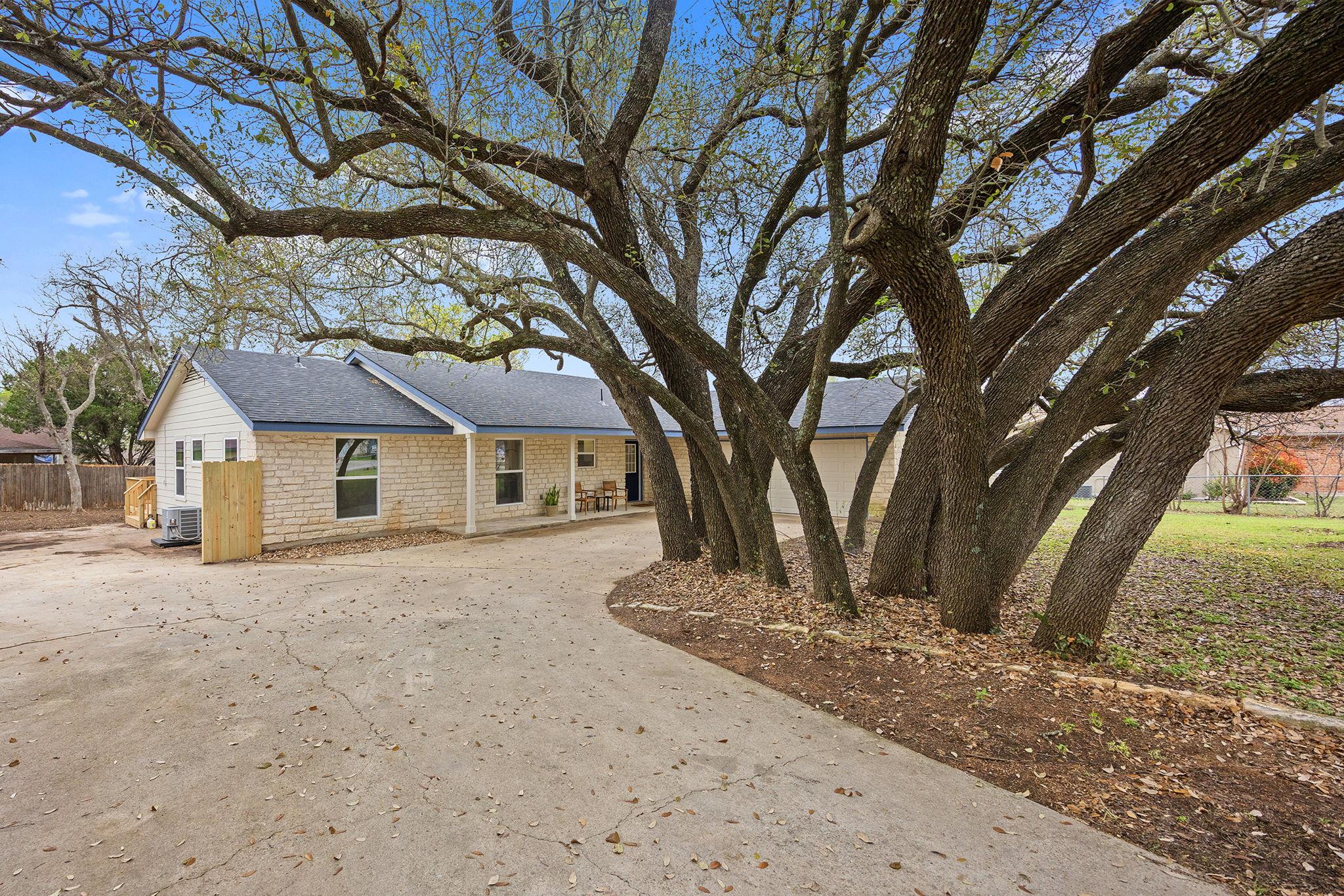 1806 Killarney Dr, Leander, TX 78641