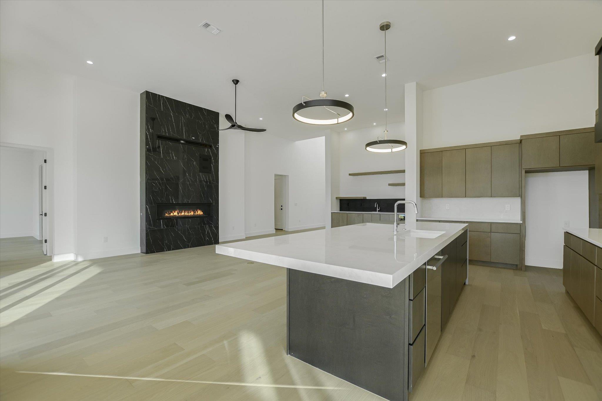 105 Via Roma Ct, Horseshoe Bay, TX 78657