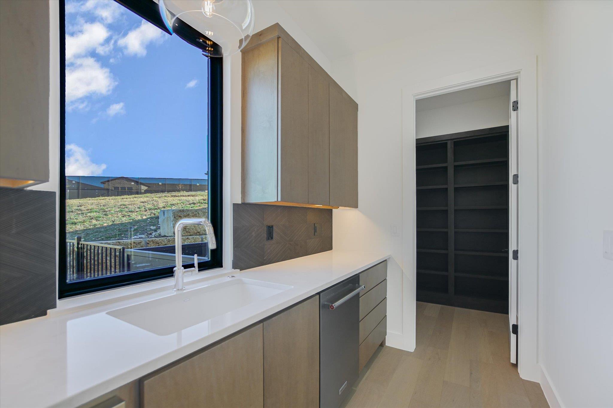 105 Via Roma Ct, Horseshoe Bay, TX 78657