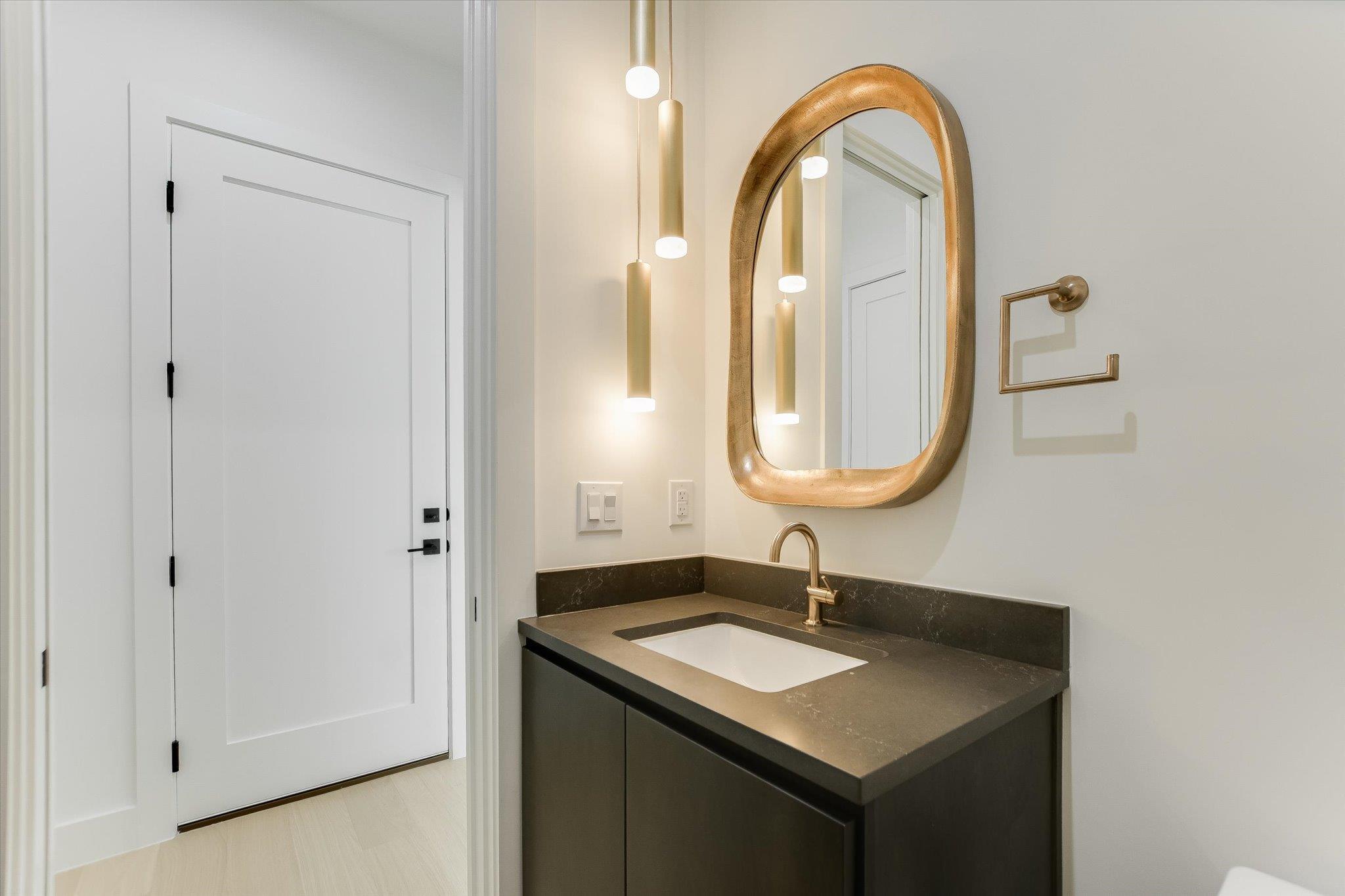 105 Via Roma Ct, Horseshoe Bay, TX 78657