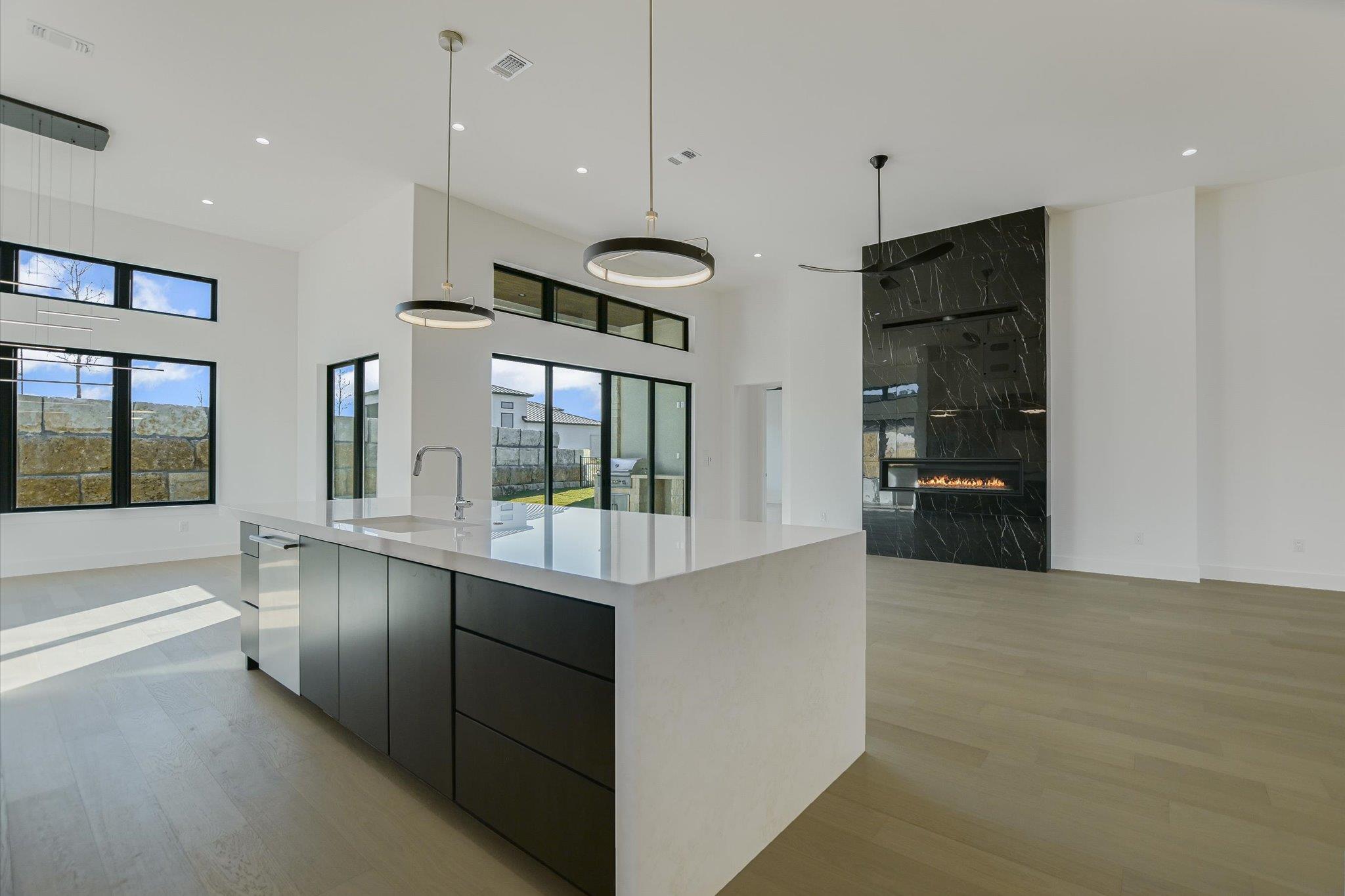 105 Via Roma Ct, Horseshoe Bay, TX 78657