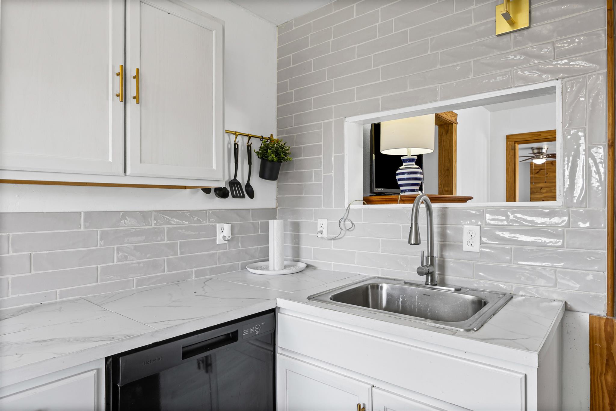 1418 Kingshill Dr, Granite Shoals, TX 78654