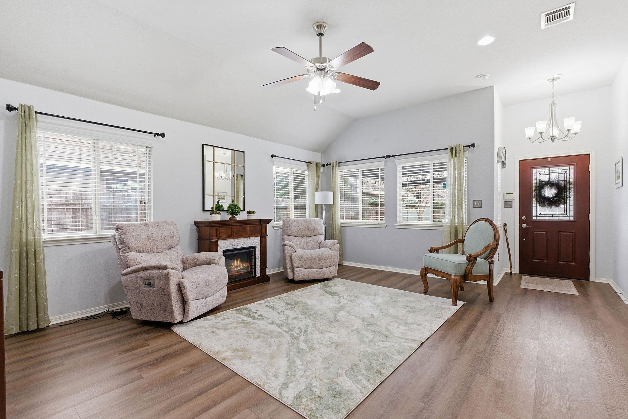 426 Tilly Ln, Buda, TX 78610