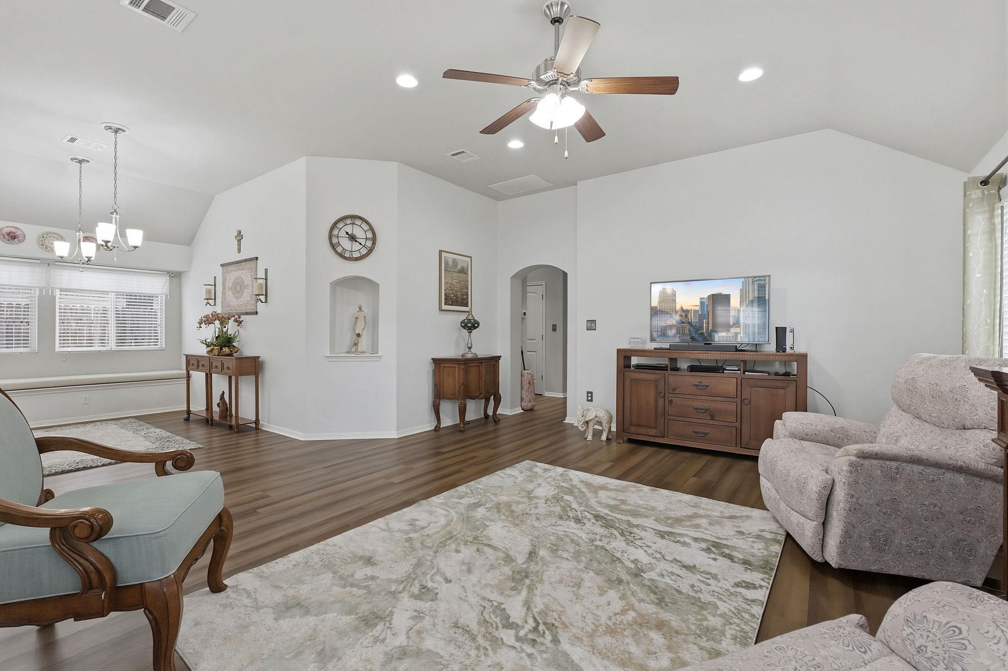 426 Tilly Ln, Buda, TX 78610