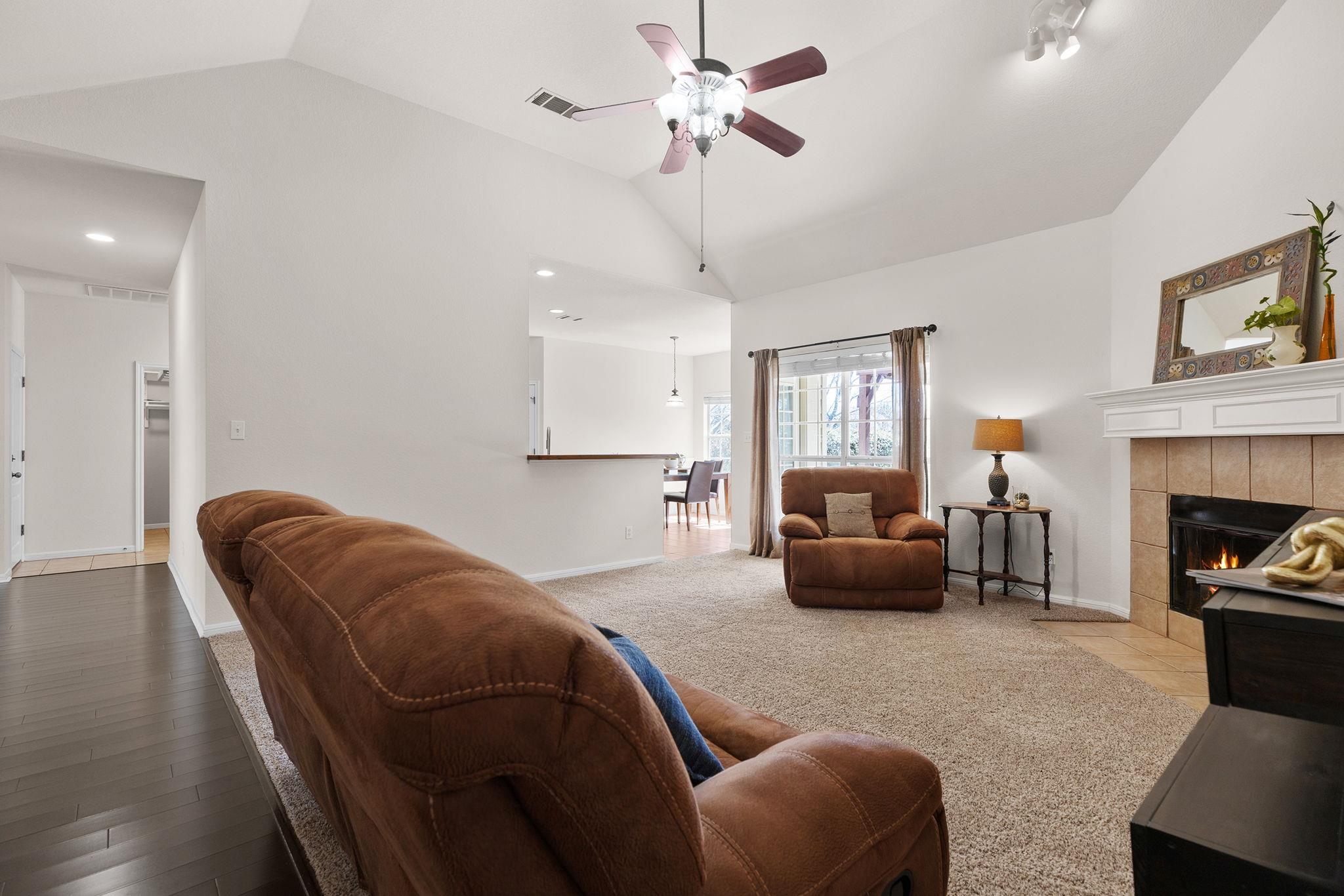 414 Rio Grande Ave, Hutto, TX 78634