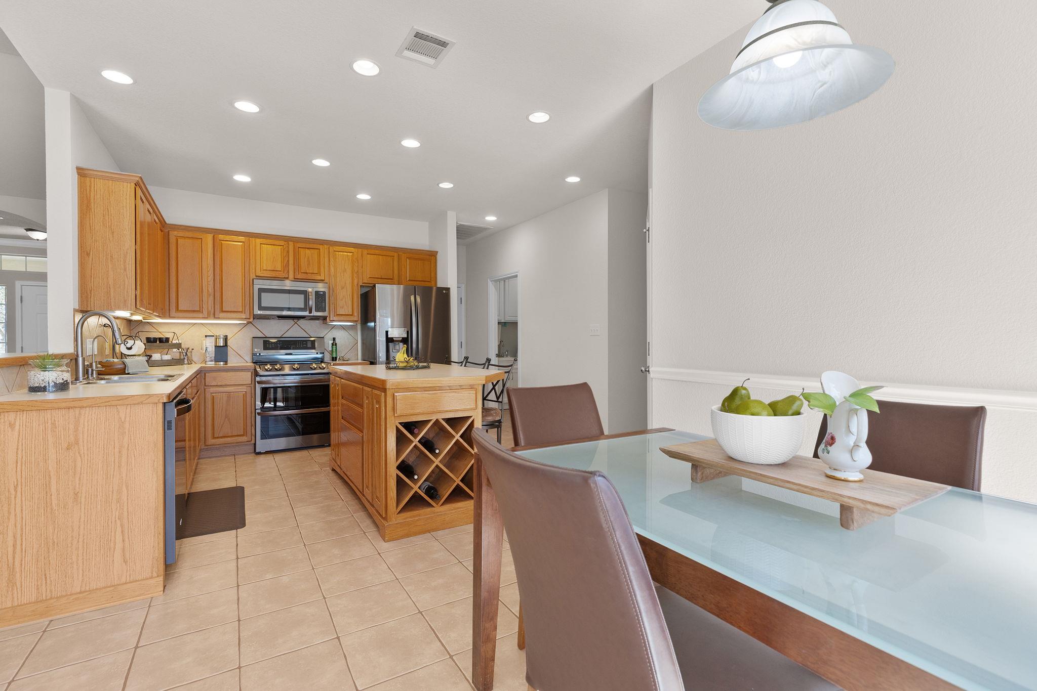 414 Rio Grande Ave, Hutto, TX 78634