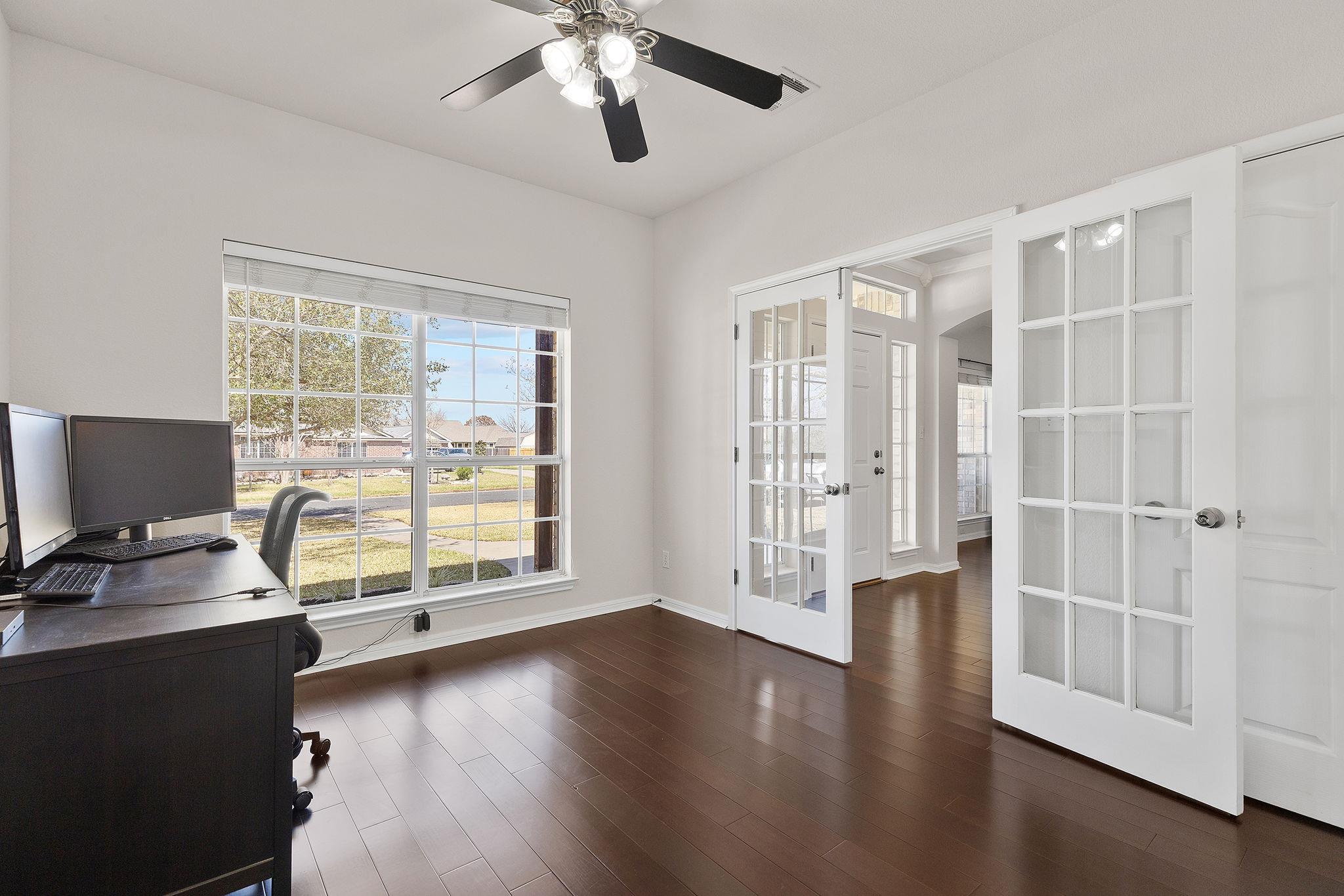 414 Rio Grande Ave, Hutto, TX 78634