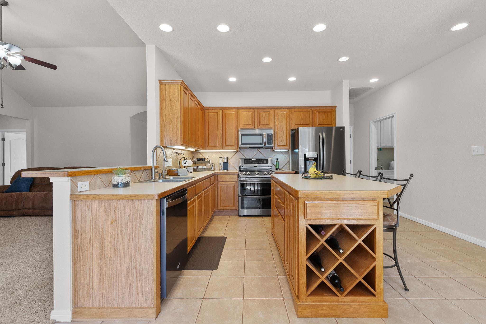 414 Rio Grande Ave, Hutto, TX 78634