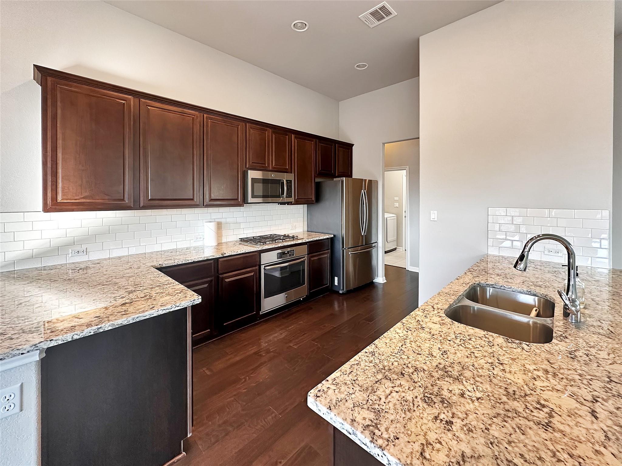 2644 Granite Hill Dr, Leander, TX 78641