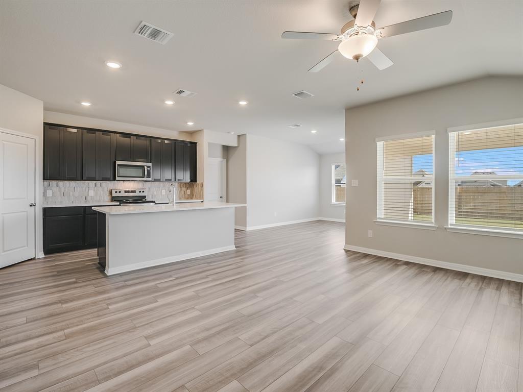 112 Capella Way, Hutto, TX 78634