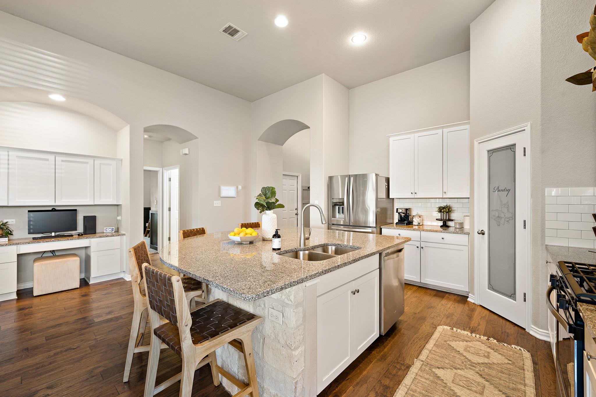 112 Fattoria Cv, Liberty Hill, TX 78642