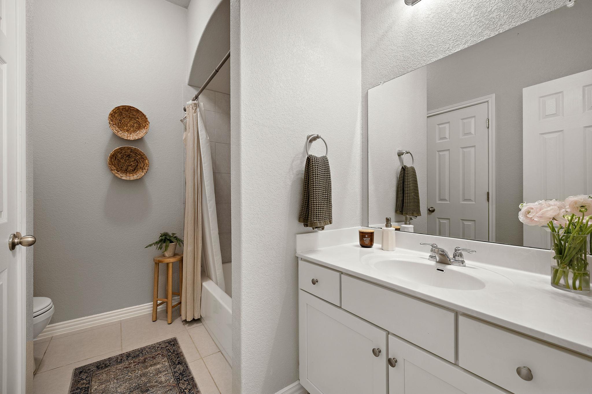 112 Fattoria Cv, Liberty Hill, TX 78642