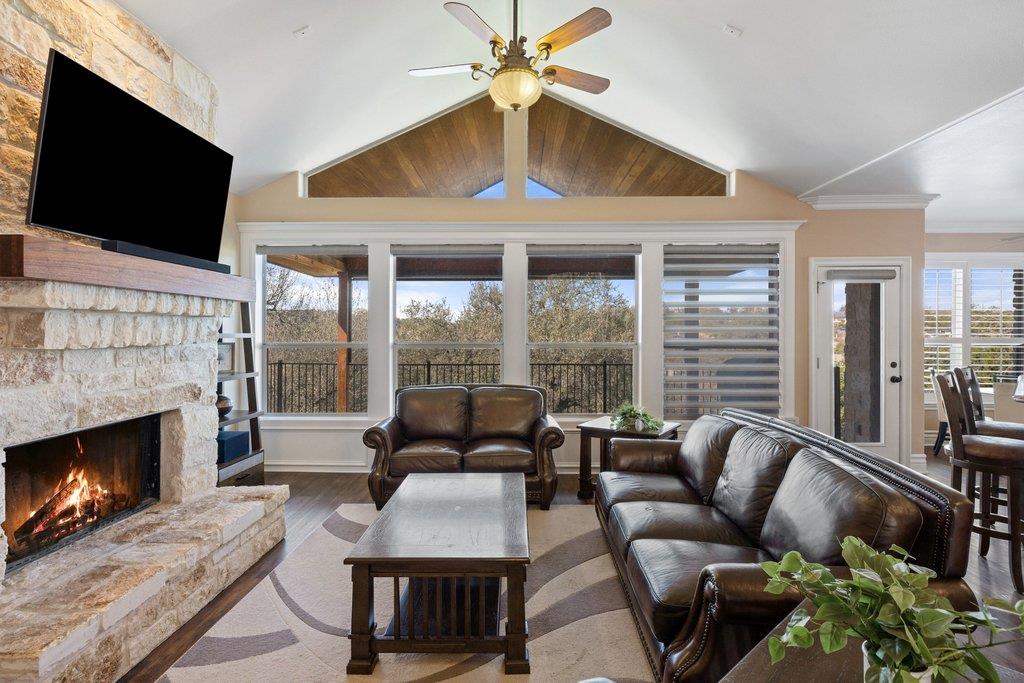 708 SUNFISH St, Lakeway, TX 78734