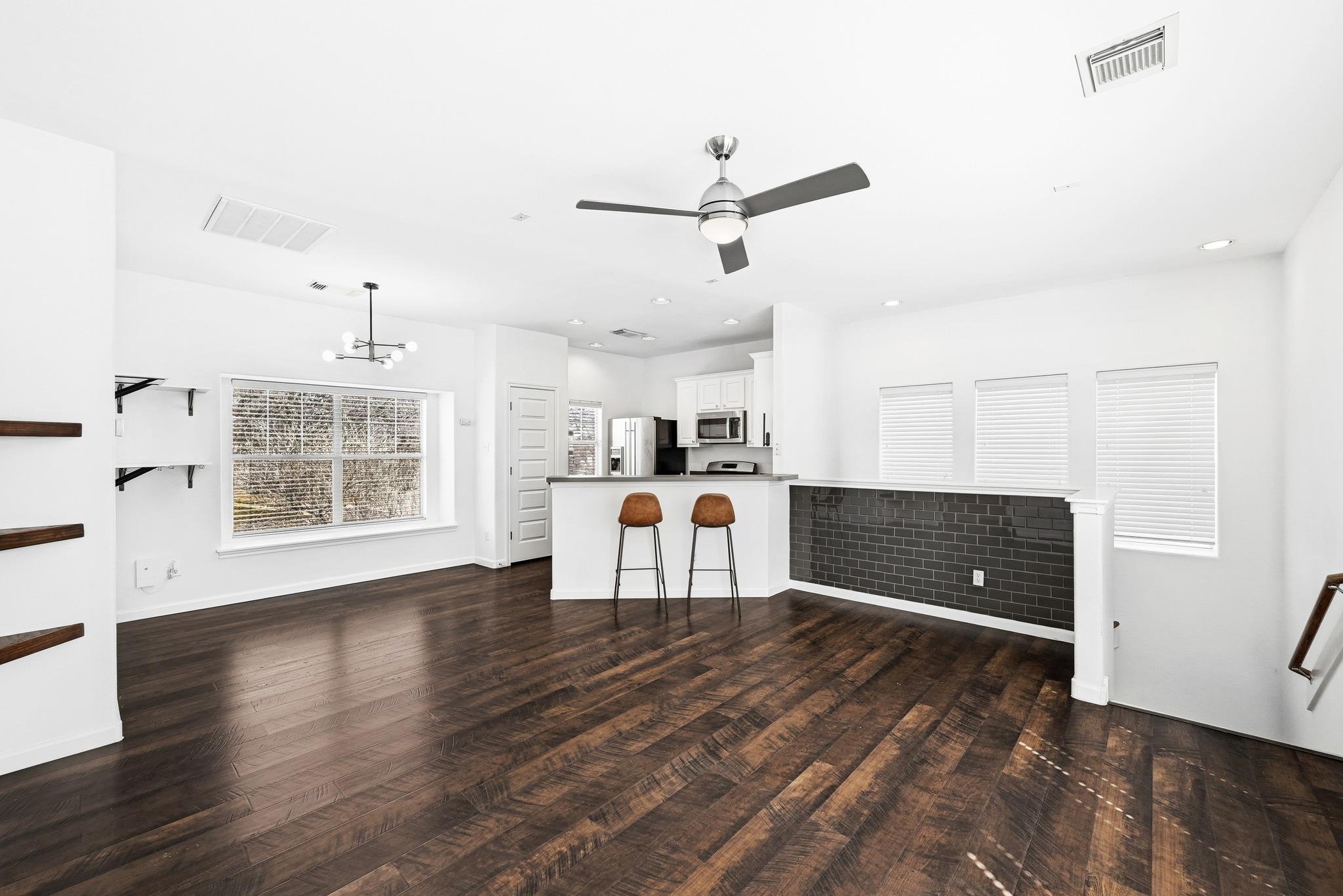 2821 Saville Loop # 21C, Austin, TX 78741